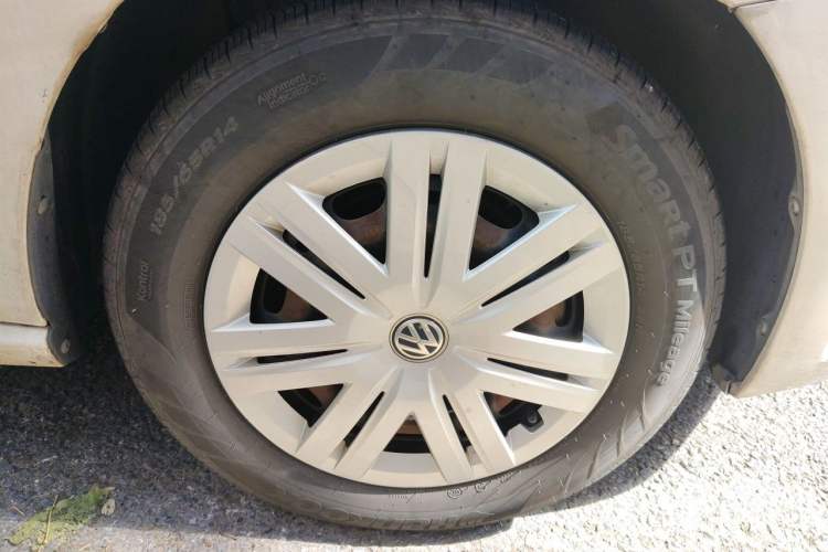 Used Volkswagen Polo 2016 1.4L Automatic Trendy Model Right Front Wheel Hub
