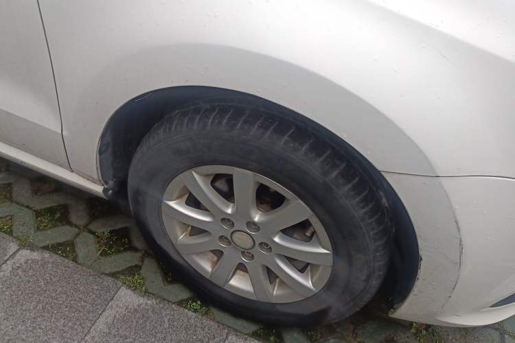 Used Volkswagen Polo 2016 1.4L Automatic Trendy Model Right Front Wheel Hub