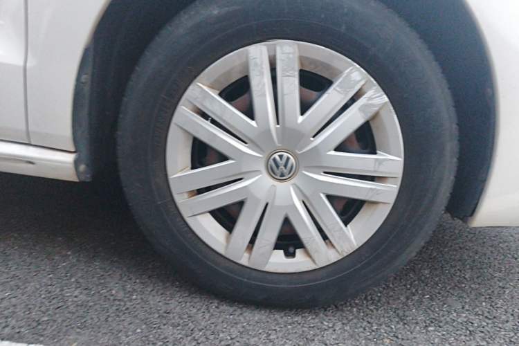 Used Volkswagen Polo 2016 1.4L Automatic Trendy Model Right Front Wheel Hub