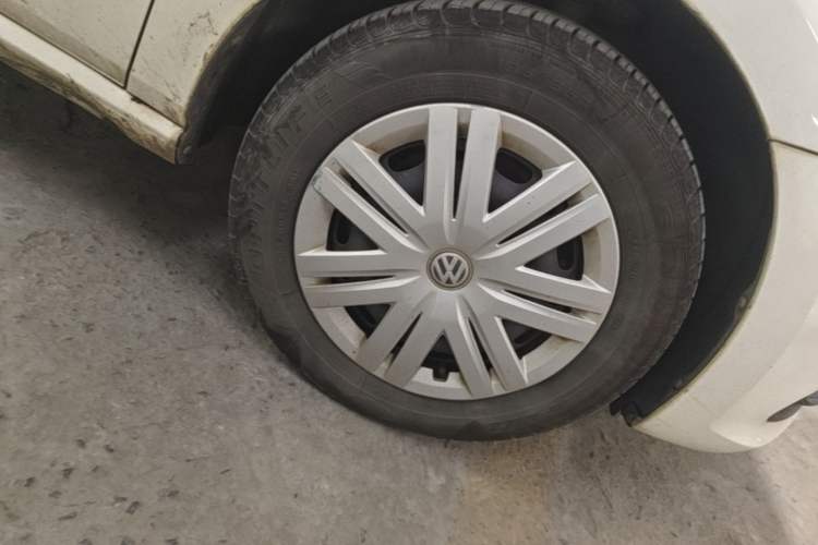 Used Volkswagen Polo 2016 1.4L Automatic Trendy Model Right Front Wheel Hub