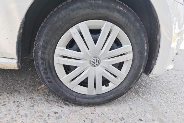 Used Volkswagen Polo 2016 1.4L Automatic Trendy Model Right Front Wheel Hub