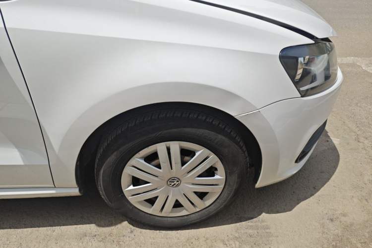 Used Volkswagen Polo 2016 1.4L Automatic Trendy Model Right Front Wheel Hub
