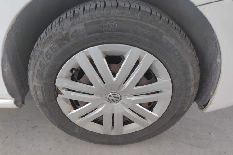 Used Volkswagen Polo 2016 1.4L Automatic Trendy Model Right Front Wheel Hub