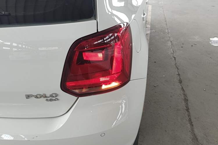 Used Volkswagen Polo 2016 1.6L Automatic Comfort Model Right Rear Taillight