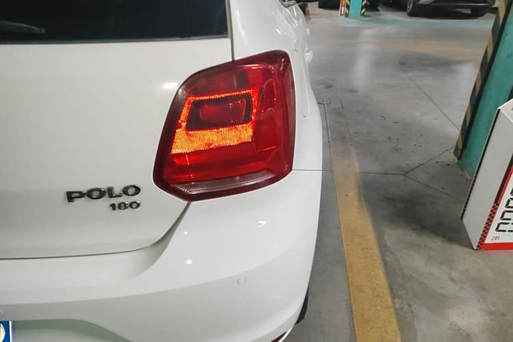 Used Volkswagen Polo 2016 1.6L Automatic Comfort Model Right Rear Taillight