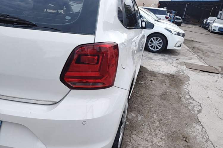 Used Volkswagen Polo 2016 1.6L Automatic Comfort Model Right Rear Taillight