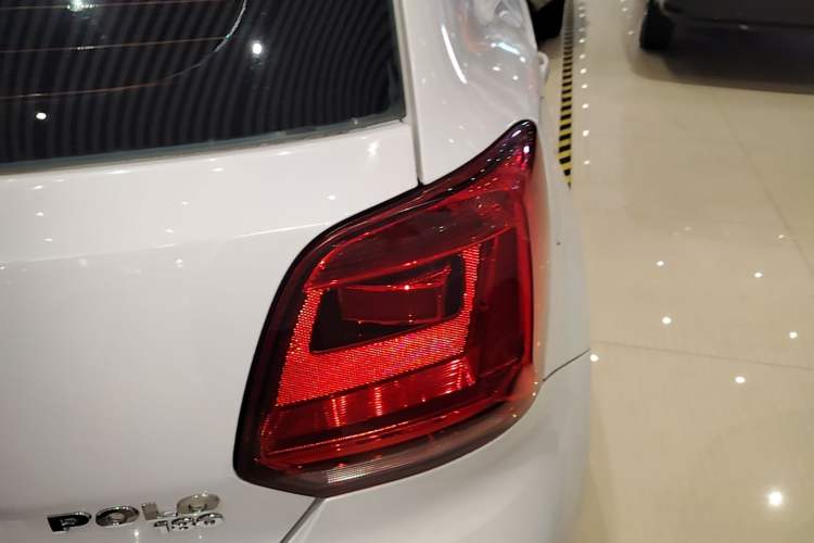 Used Volkswagen Polo 2016 1.6L Automatic Comfort Model Right Rear Taillight