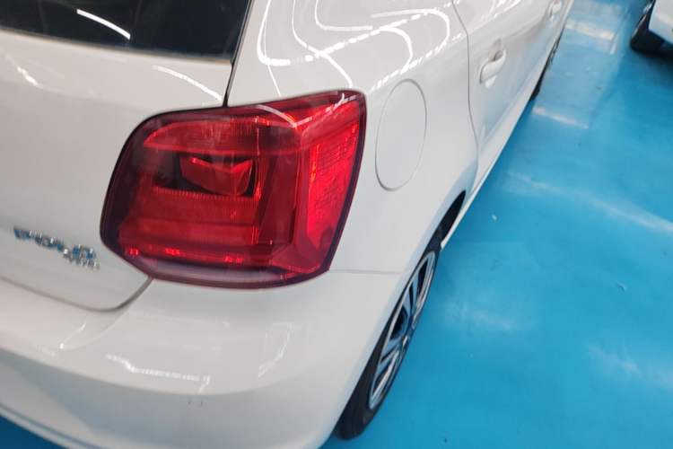 Used Volkswagen Polo 2016 1.6L Automatic Comfort Model Right Rear Taillight