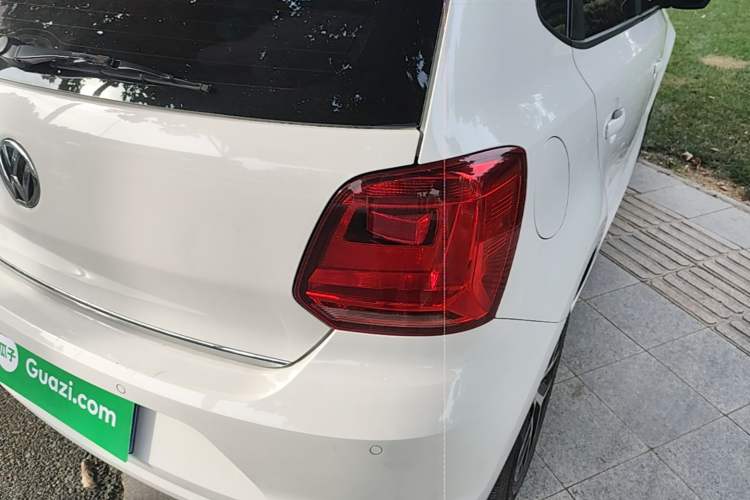 Used Volkswagen Polo 2016 1.6L Automatic Comfort Model Right Rear Taillight