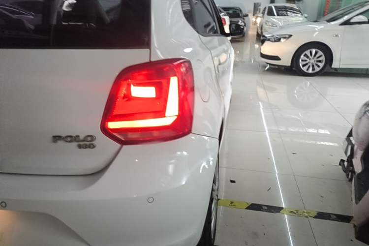 Used Volkswagen Polo 2016 1.6L Manual Comfort Model Right Rear Taillight
