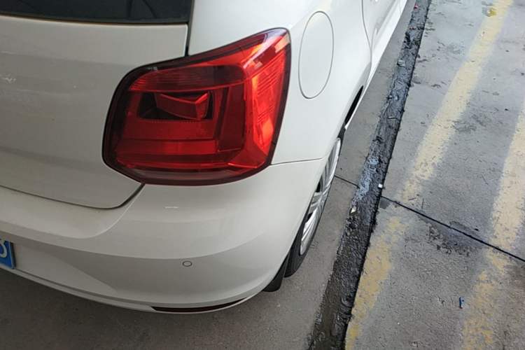 Used Volkswagen Polo 2016 1.6L Automatic Comfort Model Right Rear Taillight