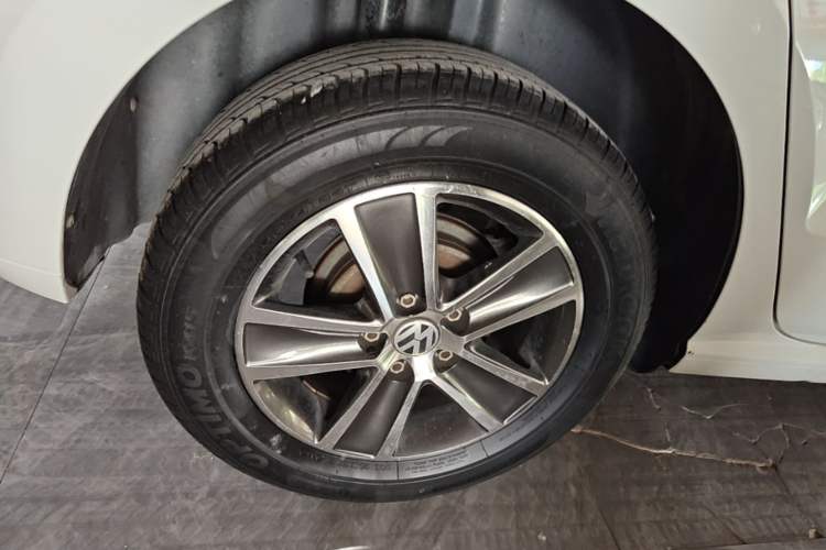 Used Volkswagen Polo 2016 1.4L Automatic Trendy Model Right Rear Wheel Hub