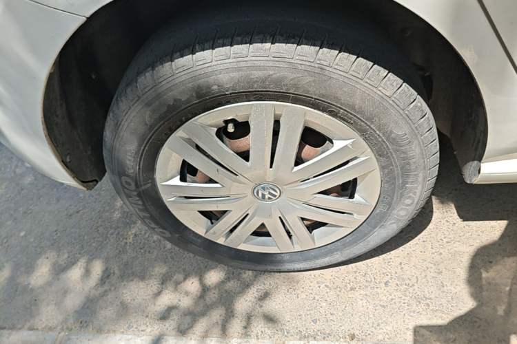 Used Volkswagen Polo 2016 1.4L Manual Fashion Model Right Rear Wheel Hub