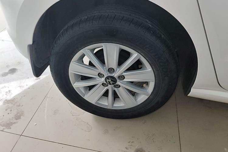 Used Volkswagen Polo 2016 1.4L Automatic Trendy Model Right Rear Wheel Hub