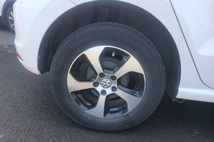 Used Volkswagen Polo 2016 1.4L Automatic Trendy Model Right Rear Wheel Hub