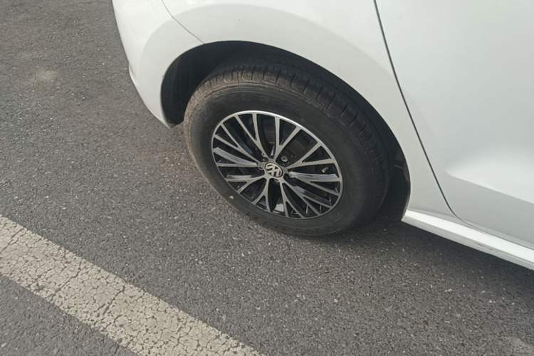 Used Volkswagen Polo 2016 1.4L Automatic Trendy Model Right Rear Wheel Hub