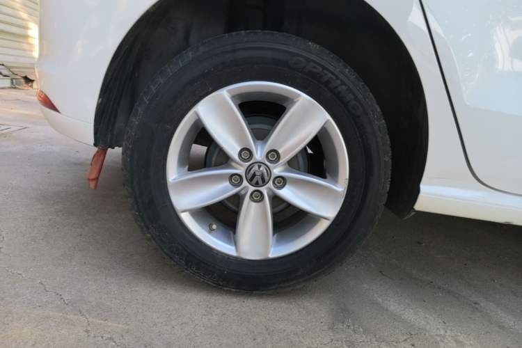Used Volkswagen Polo 2016 1.4L Automatic Trendy Model Right Rear Wheel Hub
