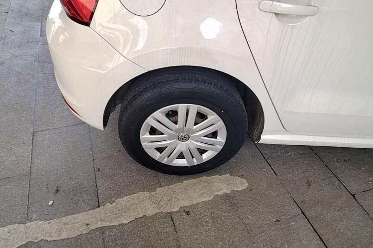 Used Volkswagen Polo 2016 1.4L Automatic Trendy Model Right Rear Wheel Hub
