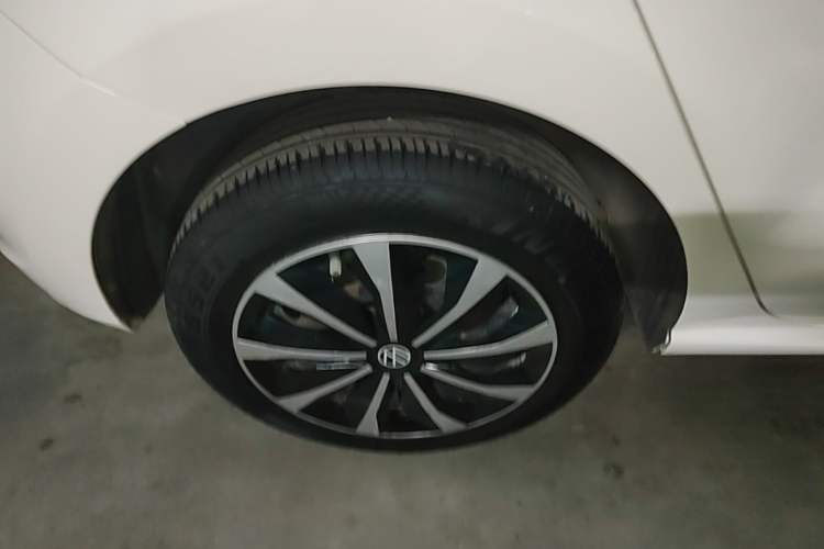 Used Volkswagen Polo 2016 1.6L Automatic Comfort Model Right Rear Wheel Hub