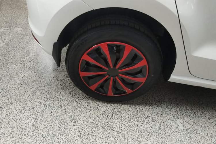 Used Volkswagen Polo 2016 1.6L Automatic Comfort Model Right Rear Wheel Hub