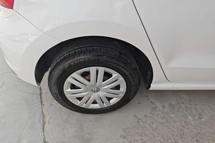 Used Volkswagen Polo 2016 1.4L Automatic Trendy Model Right Rear Wheel Hub