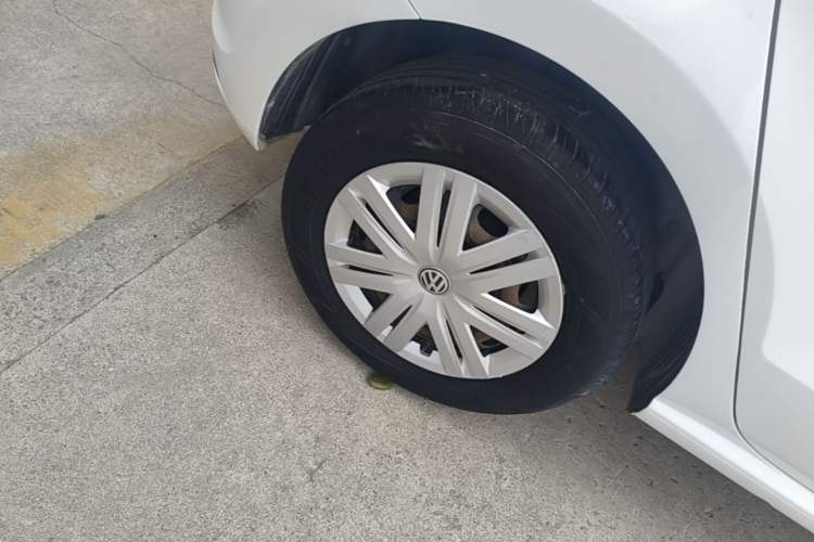 Used Volkswagen Polo 2016 1.4L Automatic Trendy Model Right Rear Wheel Hub