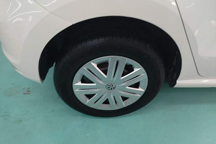 Used Volkswagen Polo 2016 1.4L Automatic Trendy Model Right Rear Wheel Hub