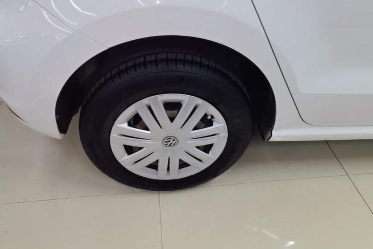 Used Volkswagen Polo 2016 1.4L Automatic Trendy Model Right Rear Wheel Hub