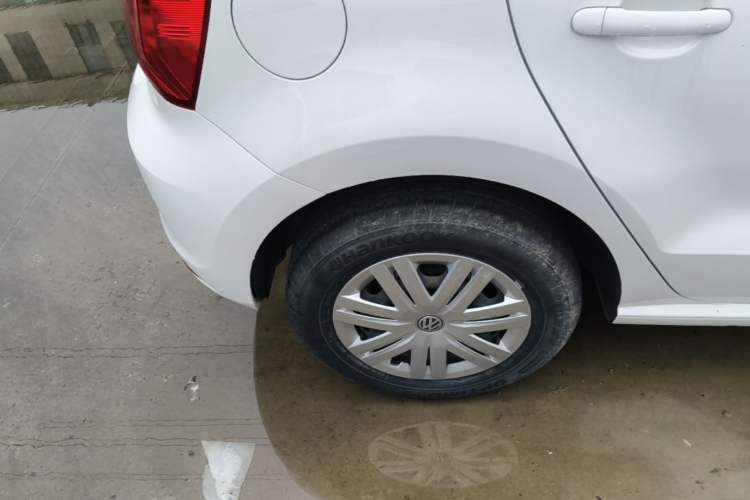 Used Volkswagen Polo 2016 1.4L Automatic Trendy Model Right Rear Wheel Hub