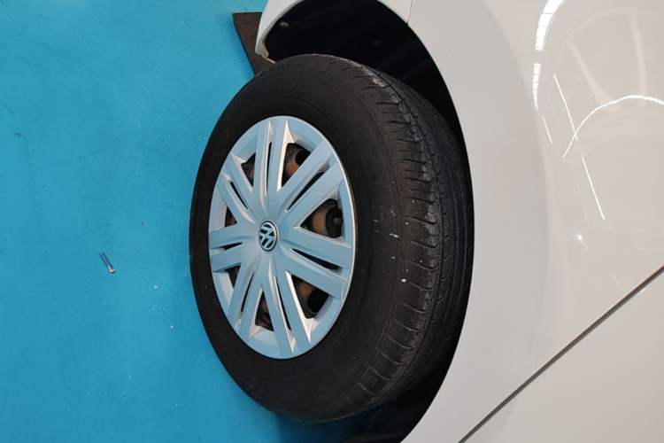 Used Volkswagen Polo 2016 1.4L Manual Fashion Model Right Rear Wheel Hub