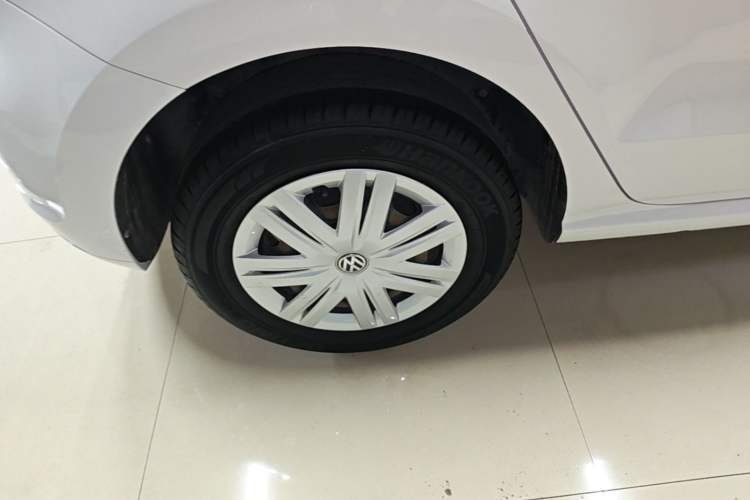 Used Volkswagen Polo 2016 1.4L Automatic Trendy Model Right Rear Wheel Hub