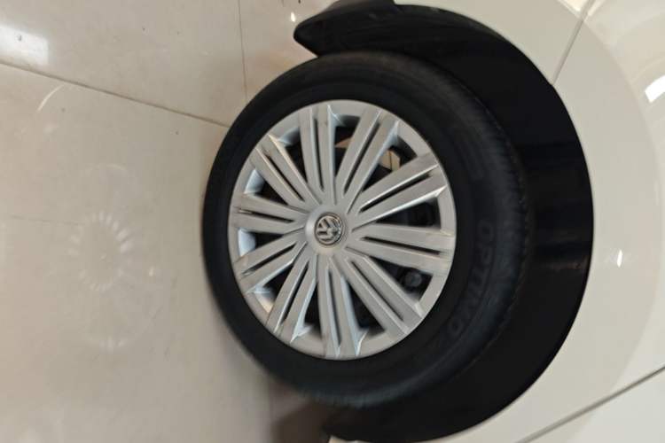 Used Volkswagen Polo 2016 1.6L Automatic Comfort Model Right Rear Wheel Hub