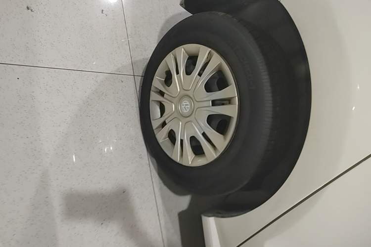 Used Volkswagen Polo 2016 1.4L Manual Fashion Model Right Rear Wheel Hub
