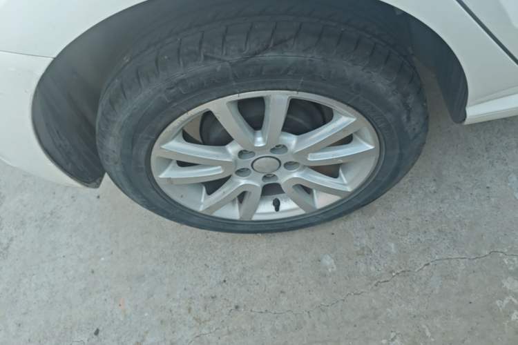 Used Volkswagen Polo 2016 1.6L Automatic Comfort Model Right Rear Wheel Hub