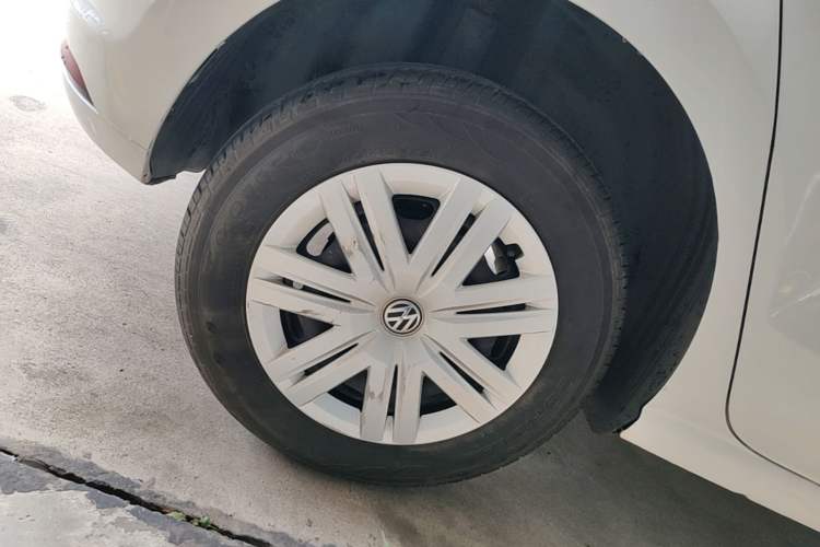 Used Volkswagen Polo 2016 1.4L Automatic Trendy Model Right Rear Wheel Hub