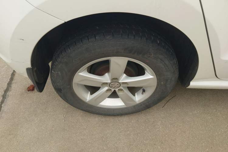 Used Volkswagen Polo 2016 1.4L Manual Fashion Model Right Rear Wheel Hub