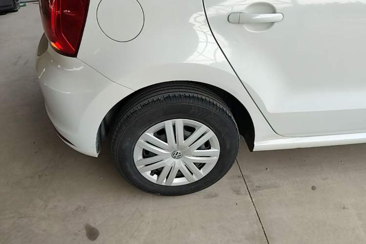 Used Volkswagen Polo 2016 1.4L Automatic Trendy Model Right Rear Wheel Hub