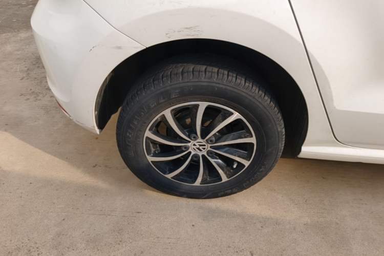 Used Volkswagen Polo 2016 1.4L Manual Fashion Model Right Rear Wheel Hub