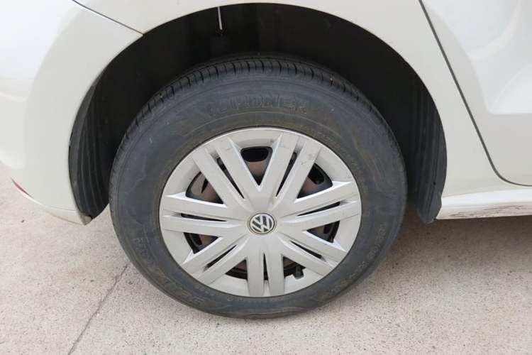 Used Volkswagen Polo 2016 1.4L Automatic Trendy Model Right Rear Wheel Hub