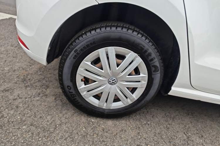 Used Volkswagen Polo 2016 1.4L Manual Fashion Model Right Rear Wheel Hub