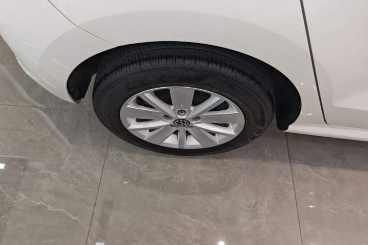 Used Volkswagen Polo 2016 1.6L Automatic Comfort Model Right Rear Wheel Hub