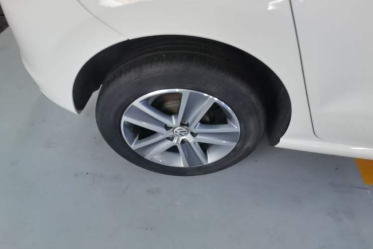 Used Volkswagen Polo 2016 1.6L Automatic Comfort Model Right Rear Wheel Hub