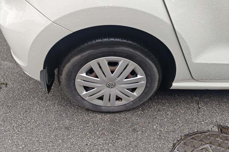 Used Volkswagen Polo 2016 1.4L Automatic Trendy Model Right Rear Wheel Hub