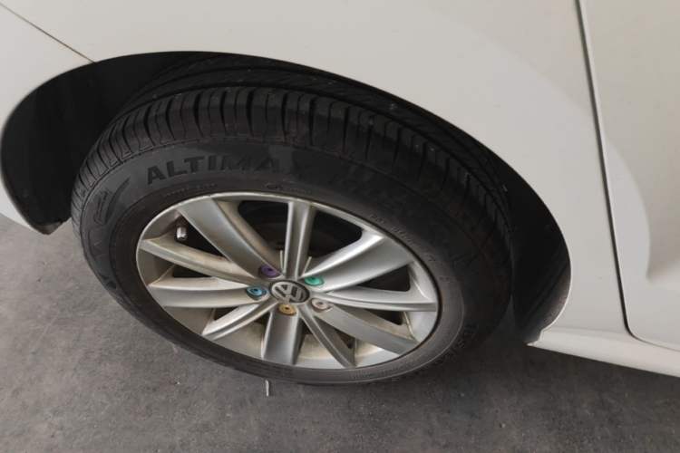 Used Volkswagen Polo 2016 1.6L Automatic Comfort Model Right Rear Wheel Hub
