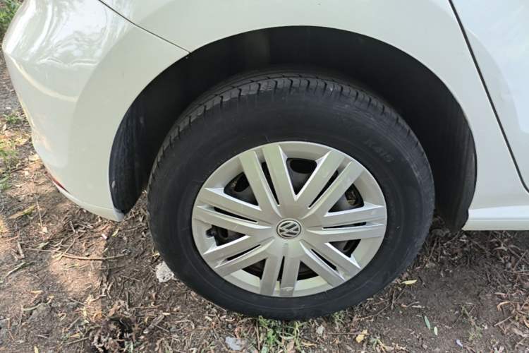 Used Volkswagen Polo 2016 1.4L Manual Fashion Model Right Rear Wheel Hub