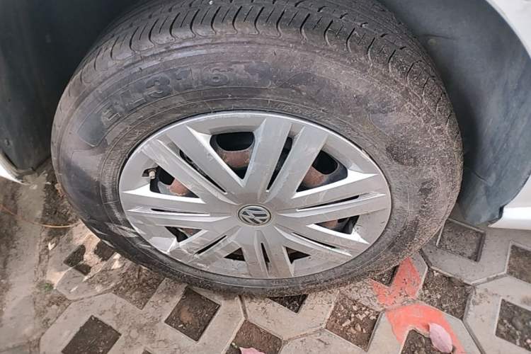 Used Volkswagen Polo 2016 1.4L Manual Fashion Model Right Rear Wheel Hub