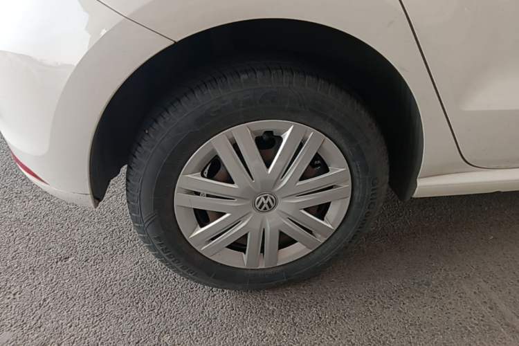 Used Volkswagen Polo 2016 1.4L Automatic Trendy Model Right Rear Wheel Hub