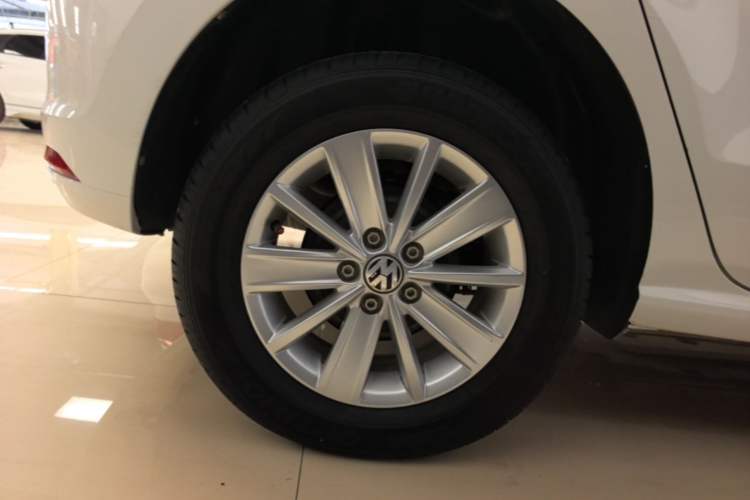 Used Volkswagen Polo 2016 1.4L Automatic Trendy Model Right Rear Wheel Hub