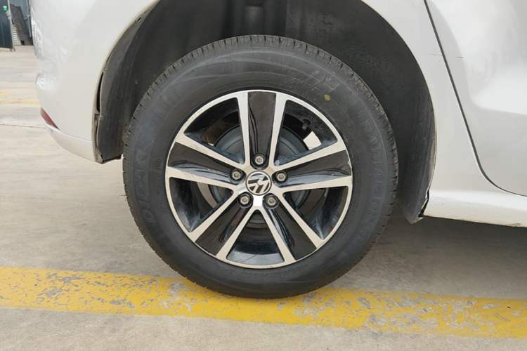 Used Volkswagen Polo 2016 1.4L Automatic Trendy Model Right Rear Wheel Hub