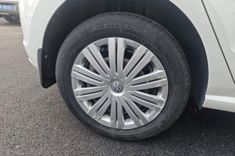 Used Volkswagen Polo 2016 1.6L Automatic Comfort Model Right Rear Wheel Hub